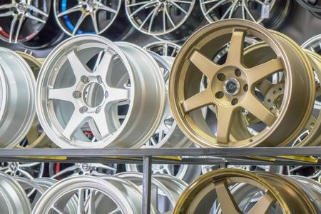 輕型合金材料輪轂的存儲之道 從汽車鋁合金輪轂貨架照片看現代物流管理